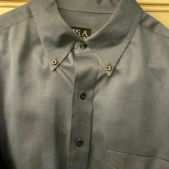 Jos. A. Bank travelers collection shirt, size Medium. Excellent condition. - Picture 2 of 5